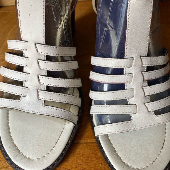 Franco Sarto Women’s Creme Strappy Sandal, size 7M - Picture 3 of 10